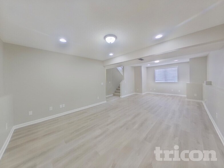 Building Photo - 14098 Yosemite Ave S