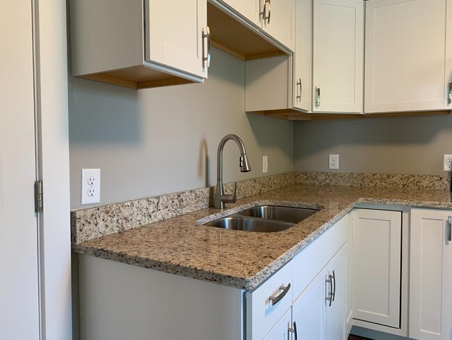 Building Photo - 206 N 18th St
