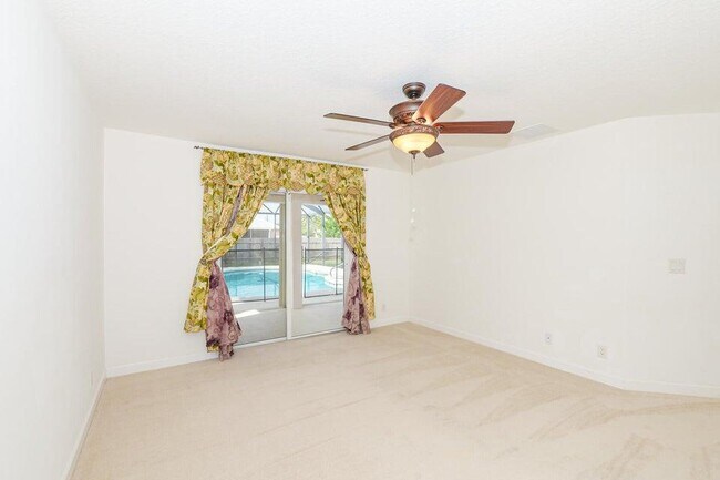 Building Photo - 2270 SW Tampico St