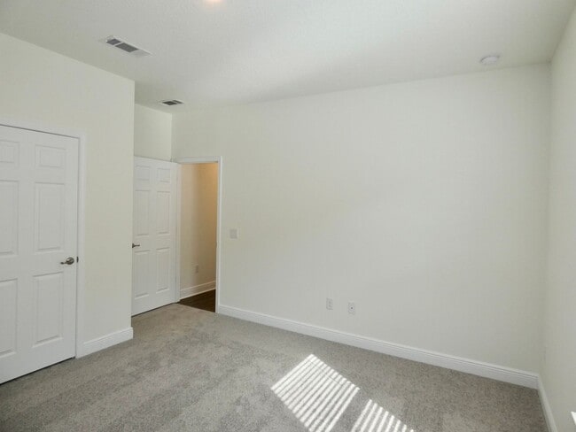 Building Photo - 4721 Majestic Palm St