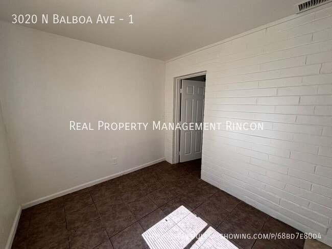 Building Photo - 3020 N Balboa Ave
