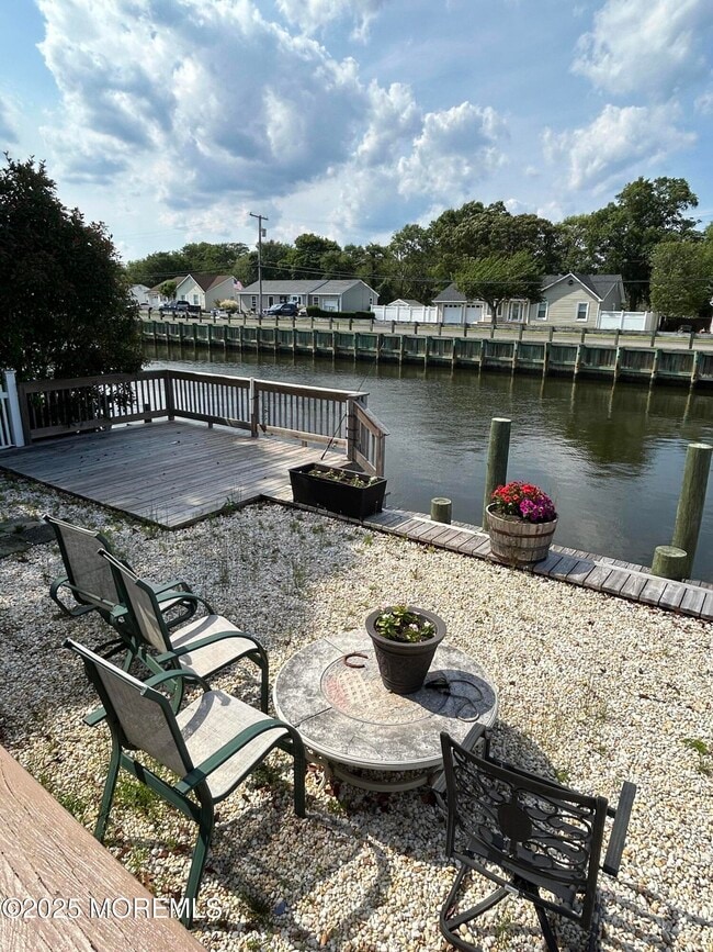 Building Photo - 1010 Bowsprit Point