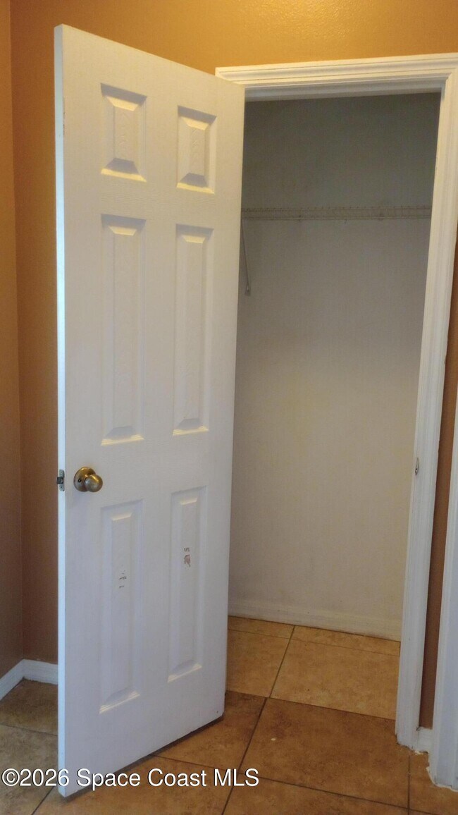 Building Photo - 561 Lambert St SW