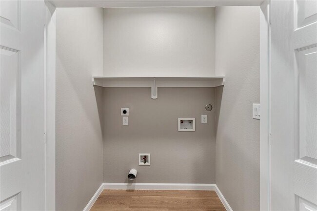 Building Photo - 5221 Groveton St