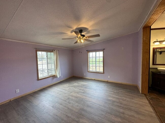 Building Photo - 3 Bedroom 2 Bathroom Double-Wide for Rent ...