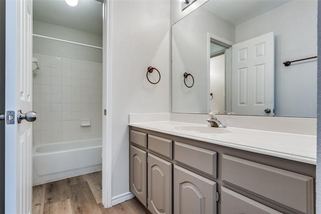 Building Photo - 529 Lochwood Dr