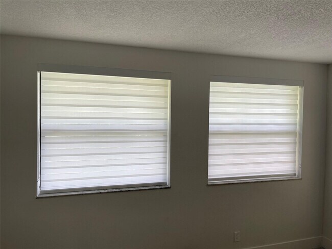 Building Photo - 8100 Geneva Ct