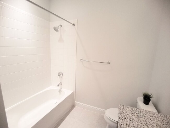 Building Photo - For Rent Stunning Luxury  4/3.5 Townhome i...