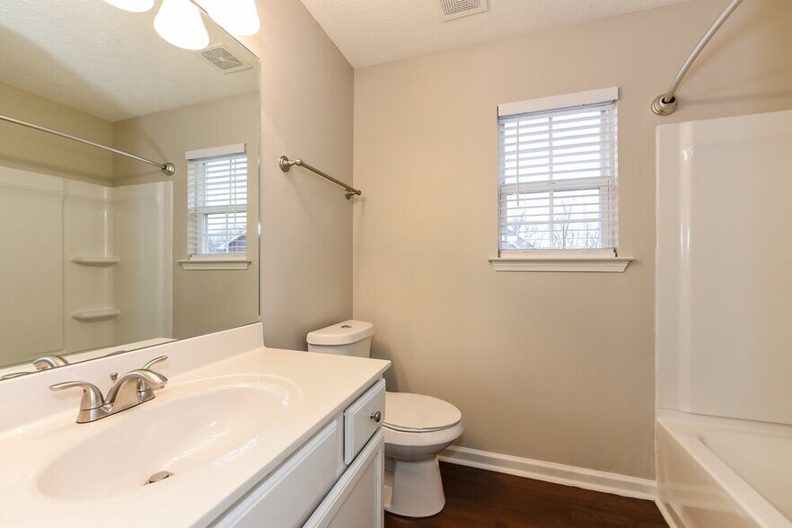 Building Photo - 278 Iris Dr