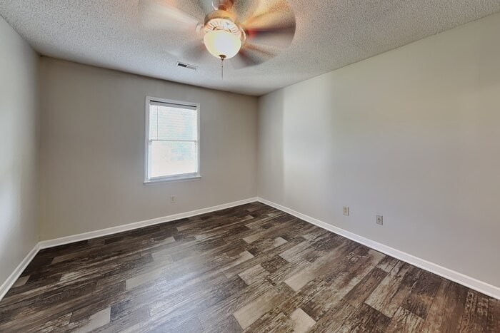 Building Photo - 2215 Medlin Ct