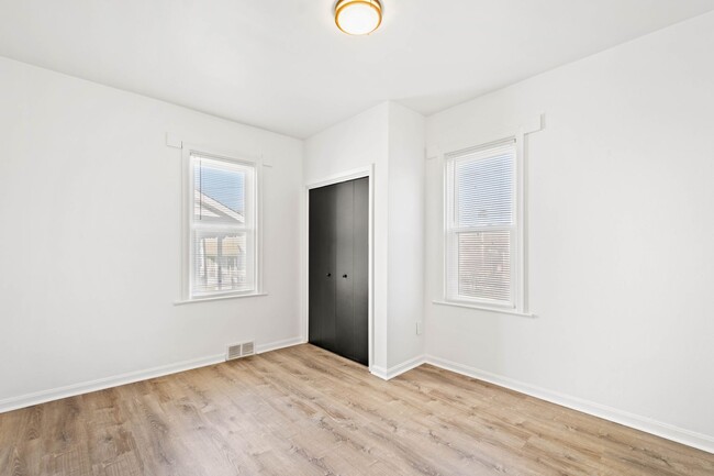 Building Photo - Recently Renovated Home in Coraopolis