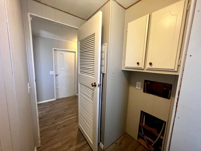 Building Photo - Newly Remodeled 3-Bedroom on Fully-Fenced Lot