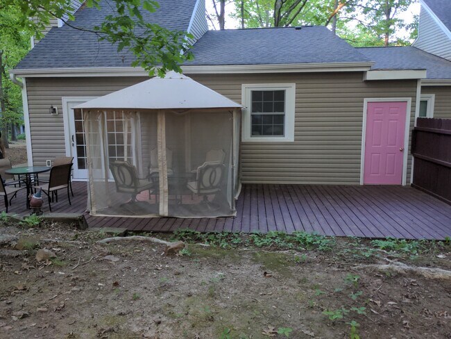 Building Photo - 4700 Cornwall Pl