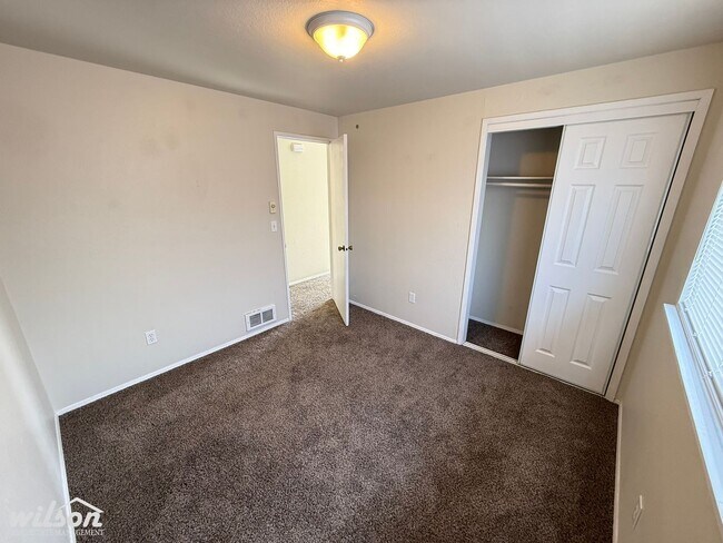 Building Photo - 1007 S 17th Ave