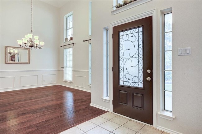 Building Photo - 1711 Fall Creek Dr