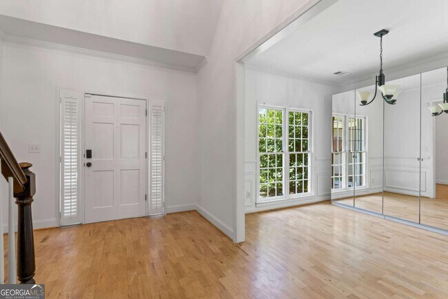 Building Photo - 1249 McLendon Dr