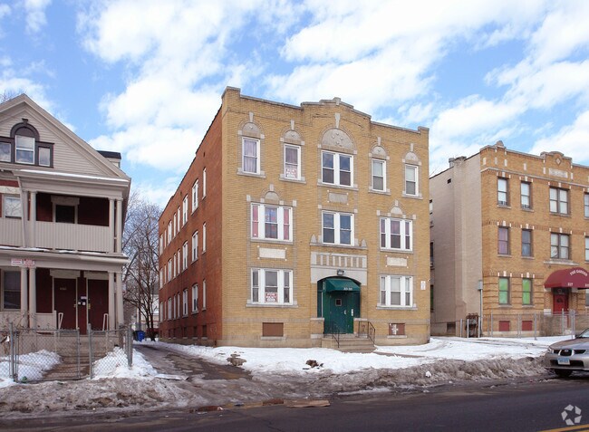 Building Photo - 313-315 Garden St