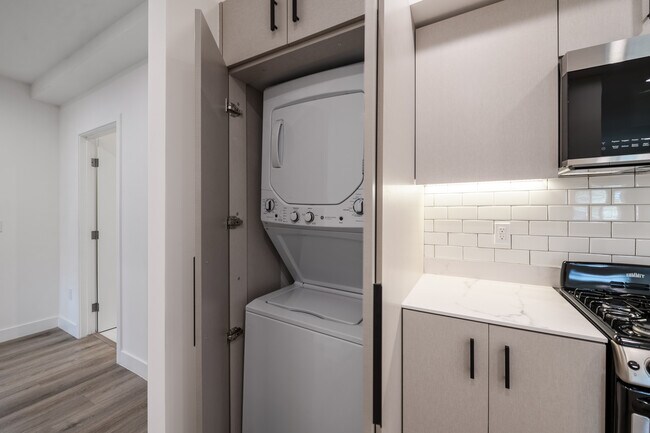 Building Photo - Hoover Square