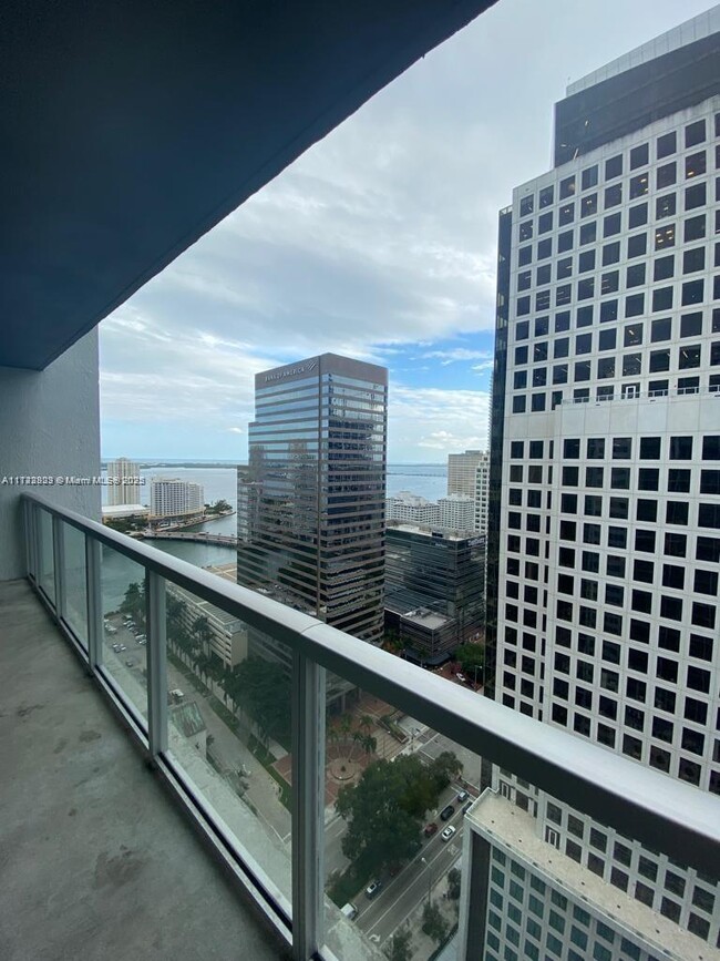 Building Photo - 500 Brickell Ave