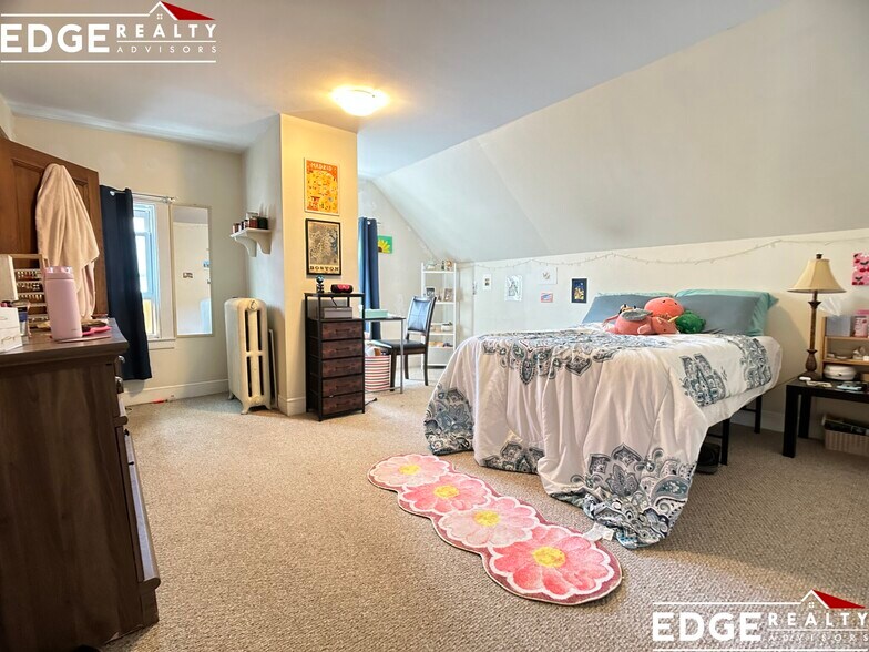 Building Photo - 15 Elko St