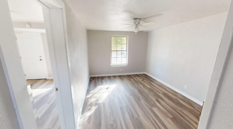 Building Photo - 1109 W Beech Ave