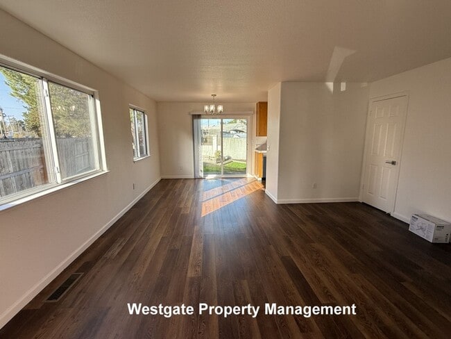 Building Photo - 737 Judith Ct