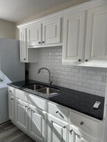 Building Photo - 401A Central Ave SW