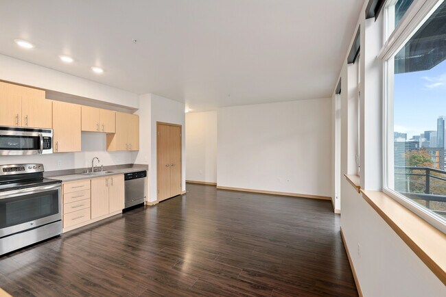 Building Photo - 500 Belmont Ave E