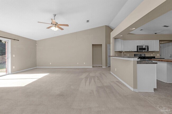 Building Photo - 1484 Longbranch Dr