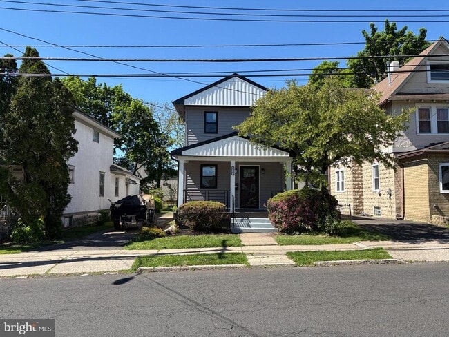 Building Photo - 2344 Hamilton Ave