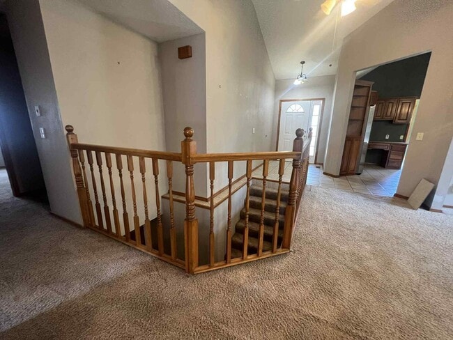 Building Photo - CARTHAGE: BEAUTIFUL 2,864 SQFT 5 BEDROOM /...