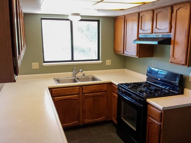 Building Photo - 3 Bedroom 2 Bath Mary Lake Home