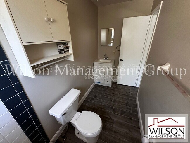 Building Photo - 500 Yellowwood Ct