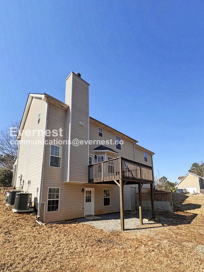 Building Photo - Limited Time Special Offer / 5 Bed, 4 Bath Home with Garage / Pet-Friendly / Vouchers Accepted / ...