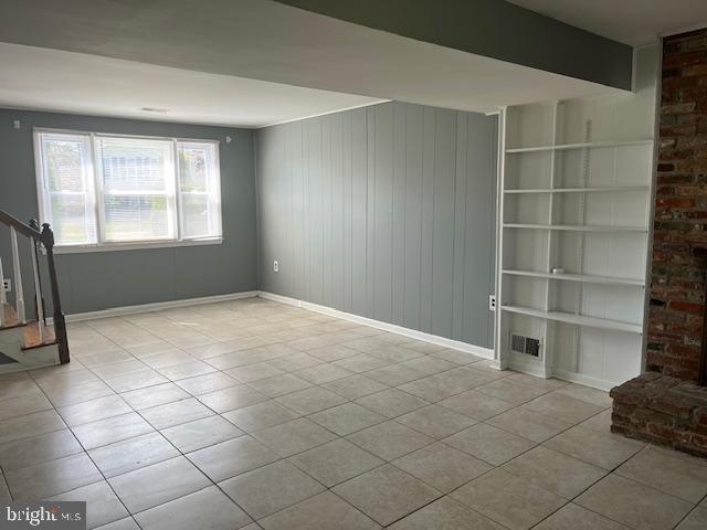 Building Photo - 7001 Blue Bird Ct