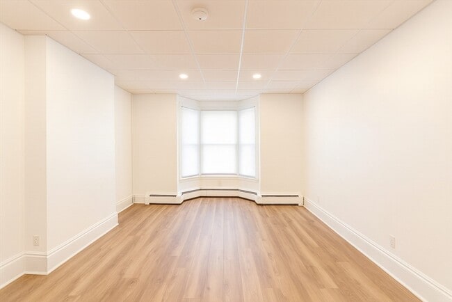 Primary Photo - 303 Princeton St