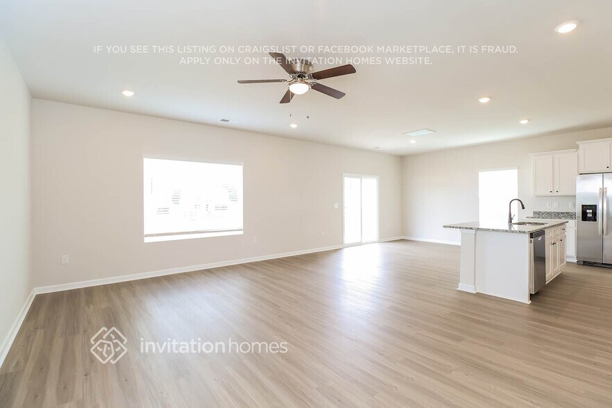 Building Photo - 3331 Fox Hall Dr