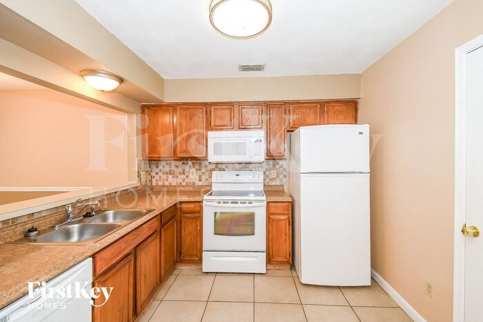 Building Photo - 3053 Cobblewood Ln E
