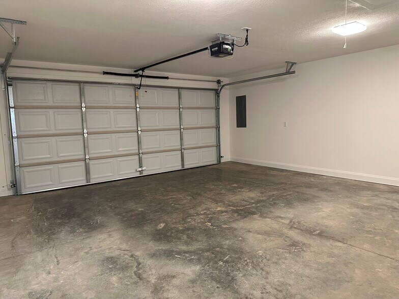 Building Photo - 84 Jackson Creek Dr