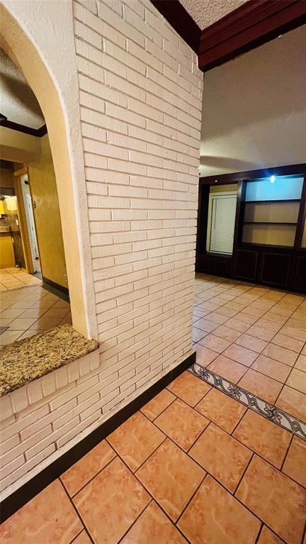 Building Photo - 107 W Odell St