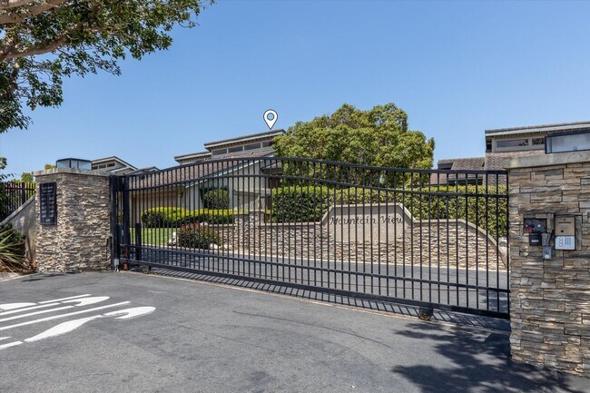 Building Photo - 6667 La Jolla Scenic S Dr