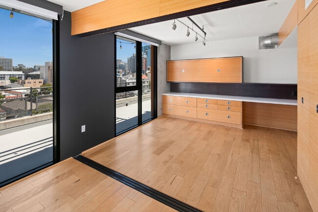 Building Photo - 1780 Kettner Blvd