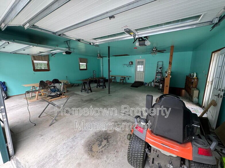 Building Photo - 115 Sandy Hollow Church Rd