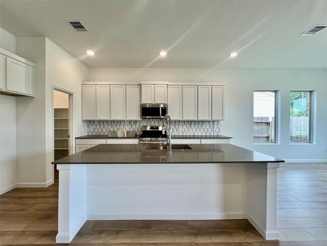 Building Photo - 17771 Misty Brk Ln