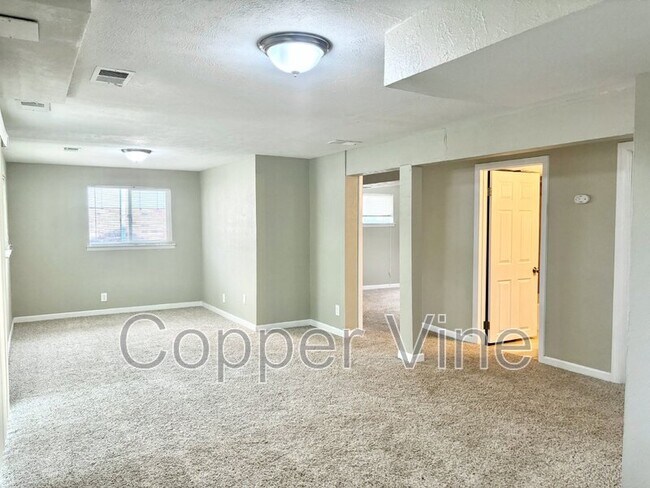 Building Photo - 9319 W 92nd Ave
