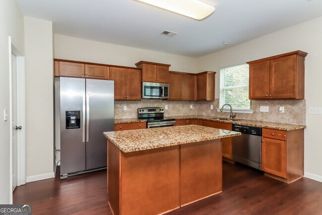 Building Photo - 430 Darbys Run Ct