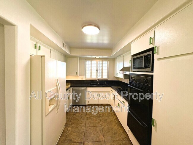 Building Photo - 73394 Tamarisk St