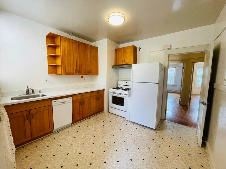 Building Photo - 1309 Kansas St