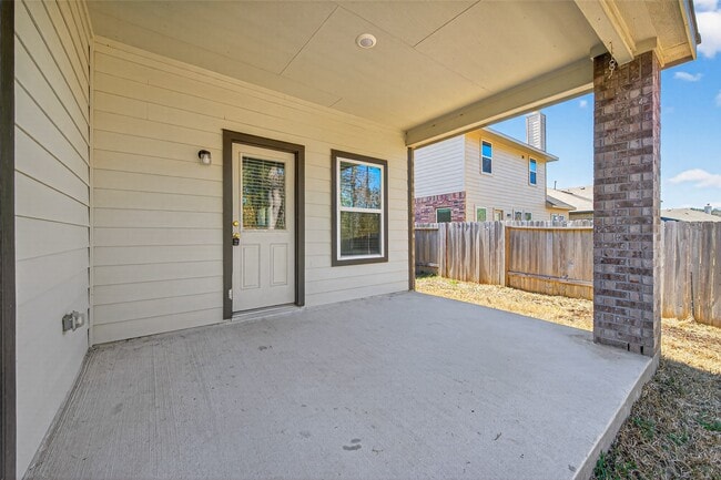 Building Photo - 15059 Meadow Glen N