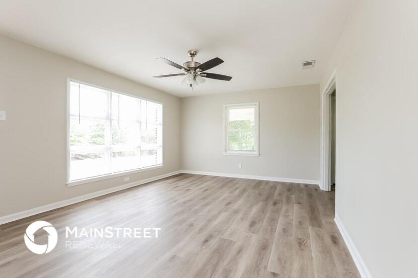 Building Photo - 104 Oak Dr